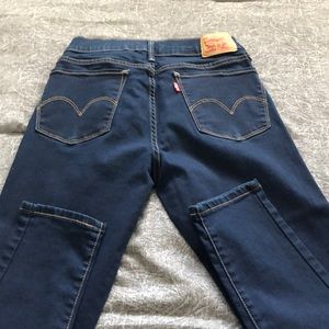 Levi’s 710 Super Skinny